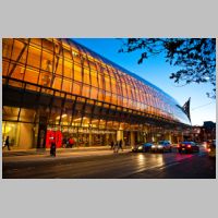 Frank Gehry, Art Gallery of Ontario in Toronto, Ontario, Canada, photo by John - JOH-7977, Wikipedia.jpg